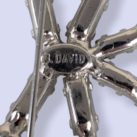 Vintage B David Rhinestone Bow Brooch - Picture 6 of 7